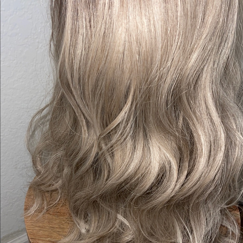 Glam Wavy Lace Wig – 22” Blonde Blend with Dark Roots, Soft & Natural # Q - Picture 4 of 15